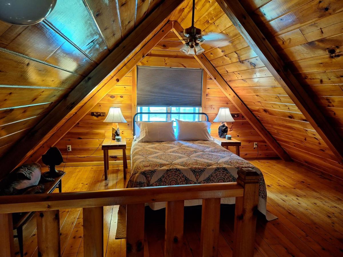 Neshannock Creekside Log Cabin Volant Exterior photo